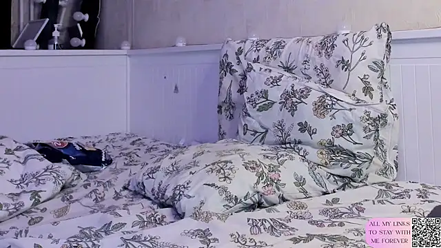 MaryDreaminess webcam