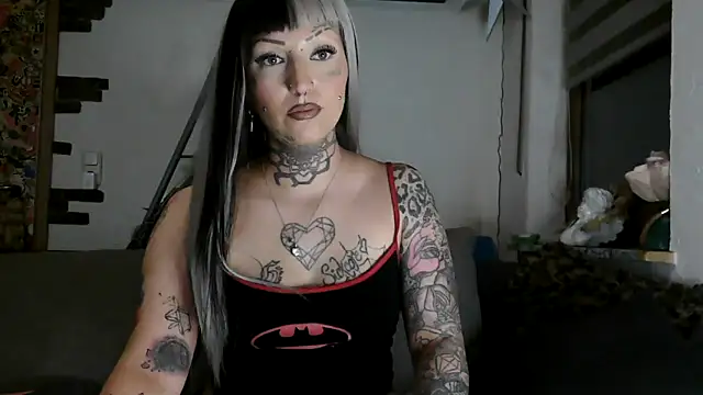 RoxxyInk webcam