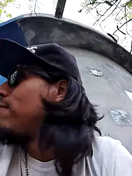 AlexAlejandro13 webcam