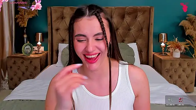 calymoon (F young) - fingers in pussy