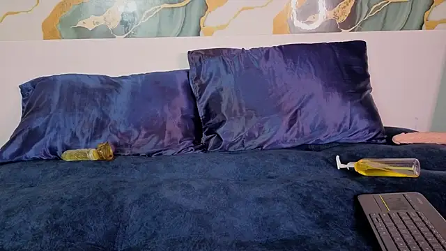 magical_muse122 webcam