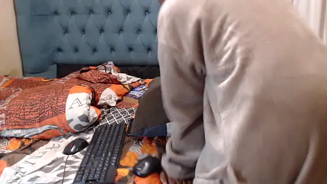 ebonyessence - EbonyEssence's free webcam - UK Sex Cams