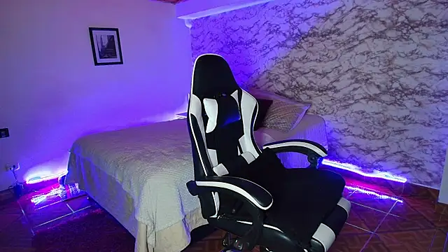 Camila_IRoose webcam