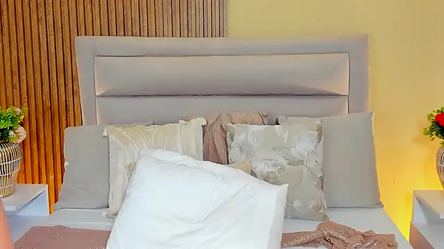 CristalMayson webcam