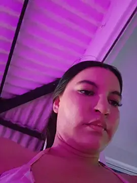 Pretty_Julieta webcam