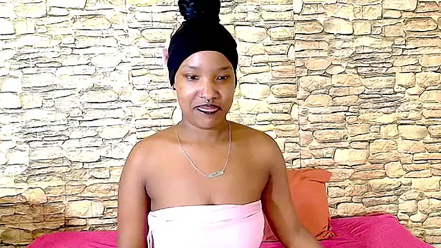 EroticSexyPrada webcam