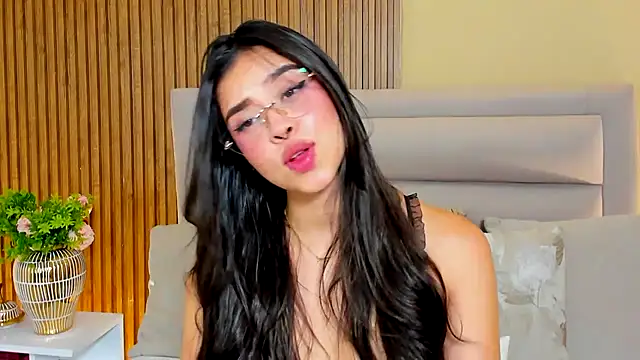 CristalMayson webcam