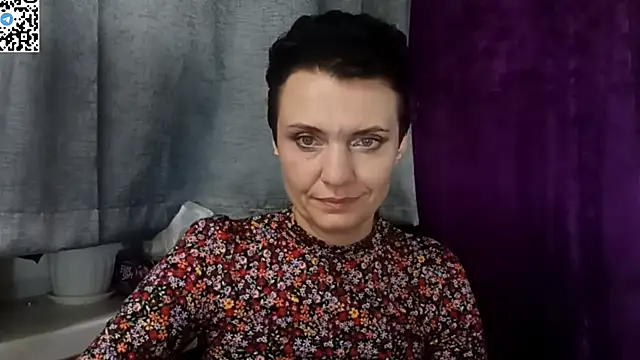 HotMamaQueen234 webcam