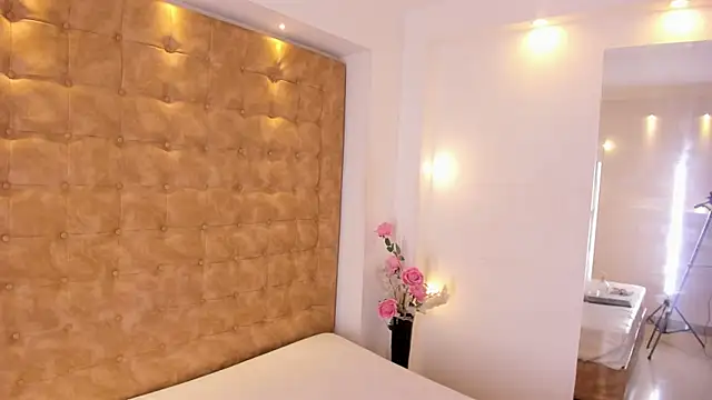 violet_giraldo webcam