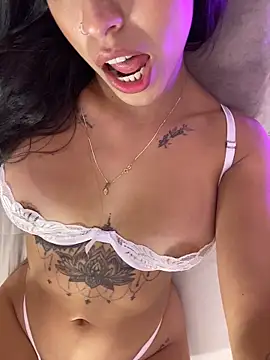 Webcam Model (Celeste_Amber)  is live.Free join now!