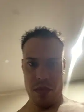 Sebas_riveraon webcam