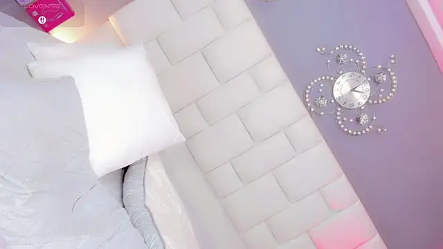 Kisses_Sophia webcam