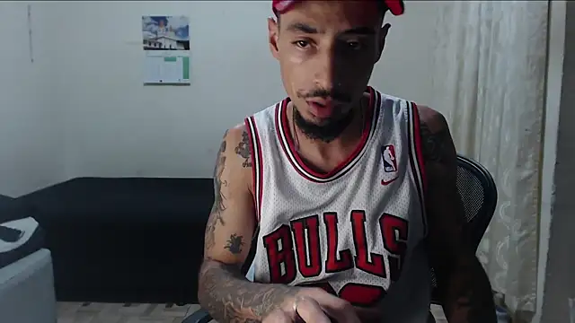 emiliano_hottt webcam