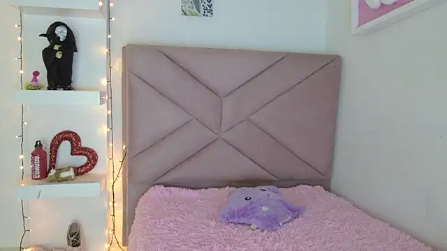 eva_sin18 live sex cam