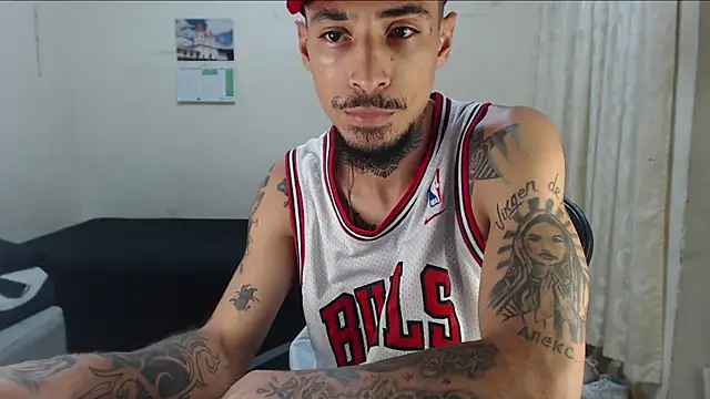 emiliano_hottt webcam