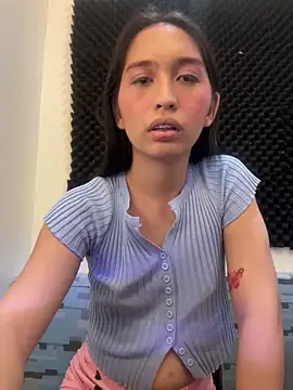 goddess_athena69 (T teen) - CUM IN PUBLIC