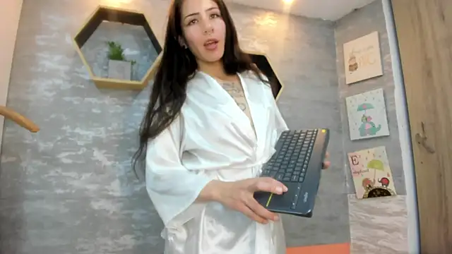 Mhelanny2 webcam