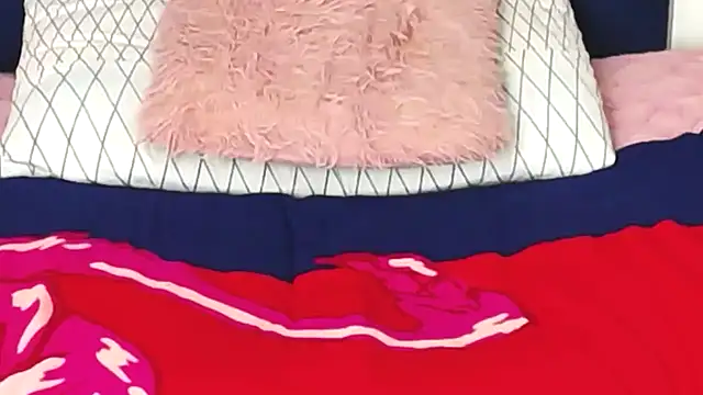 Pinkdollyg webcam