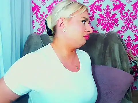 LuxuriaGoddess webcam