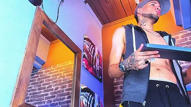 Daniel_huge22 webcam