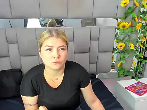 JuliettaRousse69 webcam