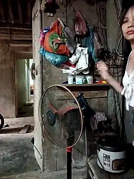 Webcam Model (meomeo30)  is live.Free join now!