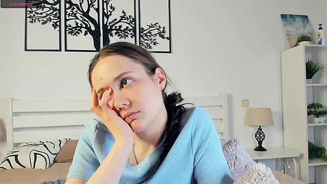 MalvinaTrafford webcam