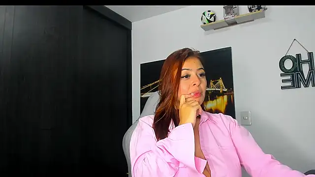 MEGAAN_HILTONN webcam