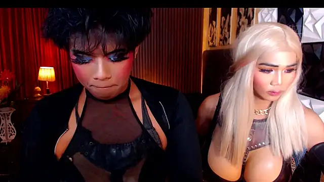 SeductiveTiara webcam