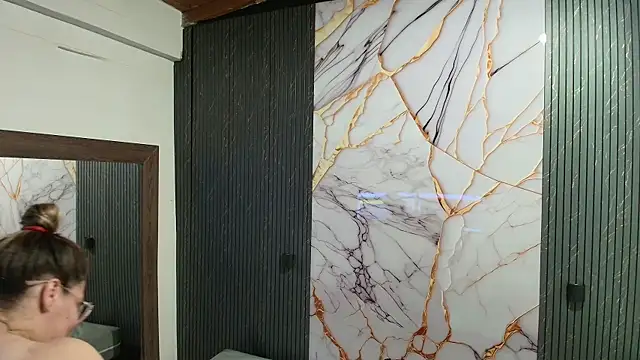 big_tits_in_your_face webcam