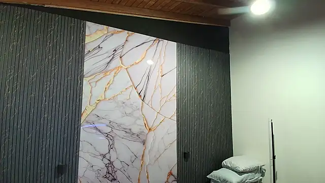 big_tits_in_your_face webcam