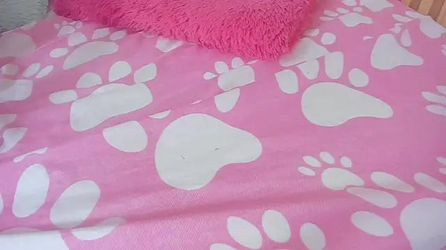 lovely__kiss__ - Lovely__kiss__'s free webcam - UK Sex Cams