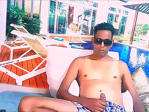 IndianHunk01 webcam