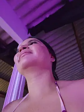 Pretty_Julieta webcam