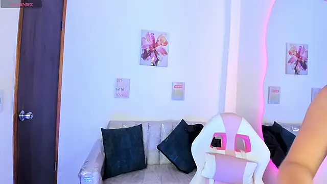 amelia_johnson1 webcam