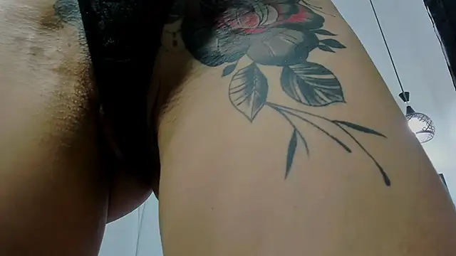 Mia_Reyesjs webcam