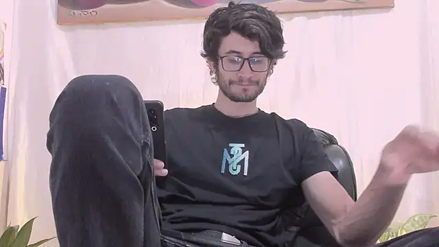 Loggan_donnelly webcam