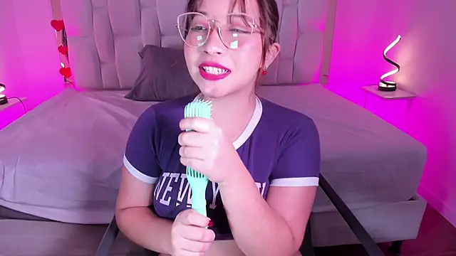 AliciaWhite_nt webcam