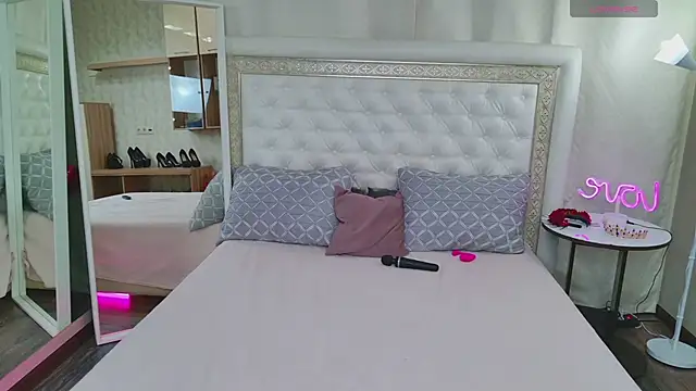 Curvy_Dynamite_ webcam