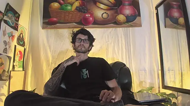 Loggan_donnelly webcam