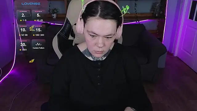 QwertyAnnie_Lbo webcam