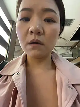 美女lucyxiaolulu在线直播