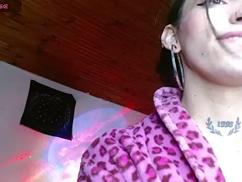 Scarlett_crastrawberry webcam