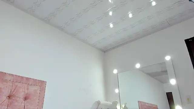 Jennifer_Lee_ webcam