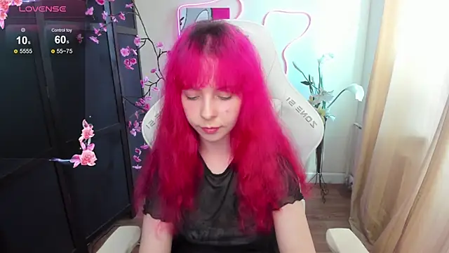 infernokitten - InfernoKitten's free webcam - UK Sex Cams