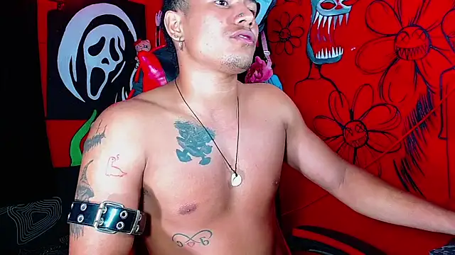 Nikkithebeastx webcam