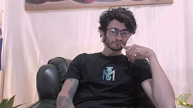 Loggan_donnelly webcam