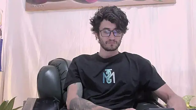 Loggan_donnelly webcam