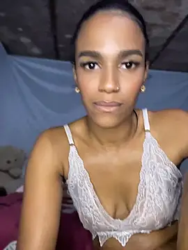 Webcam Model (FlorSalvaje_)  is live.Free join now!