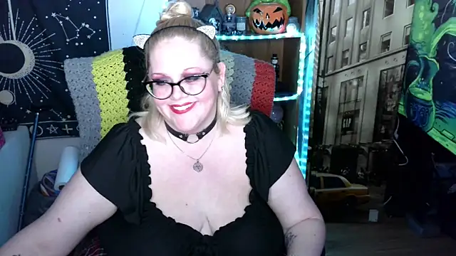 kinky_witch (F milf) - Oil Tits